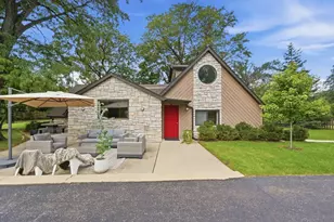 843 Cramer Ct, Willowbrook, IL 60527 - Photo 1