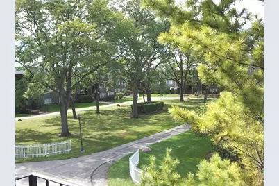 1503 N Windsor Drive #302, Arlington Heights, IL 60004 - Photo 7