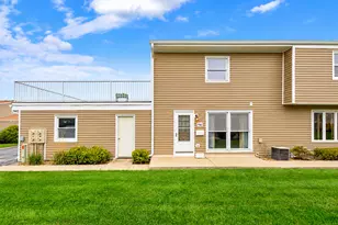 7961 163rd Ct, Tinley Park, IL 60477 - Photo 3