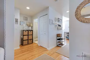 1219 W Rosemont Ave, Chicago, IL 60660 - Photo 7