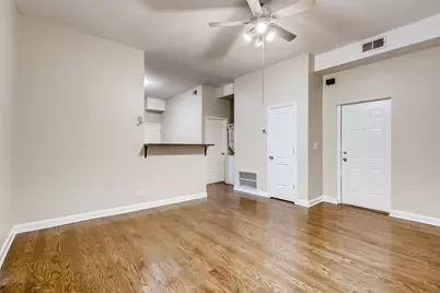 7046 N Clark Street #2FLR, Chicago, IL 60626 - Photo 3