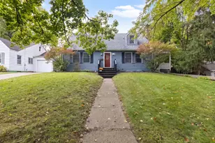 804 Roosevelt Rd, Woodstock, IL 60098 - Photo 1