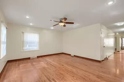 1930 W Birchwood Avenue #1, Chicago, IL 60626 - Photo 3