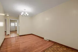 1930 W Birchwood Ave, Chicago, IL 60626 - Photo 5