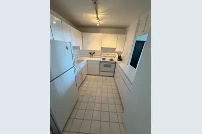 1560 N Sandburg Terrace #2808J, Chicago, IL 60614 - Photo 3