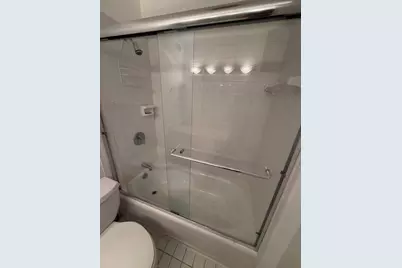 1560 N Sandburg Terrace #2808J, Chicago, IL 60614 - Photo 17
