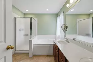 1905 Maureen Dr, Hoffman Estates, IL 60192 - Photo 17