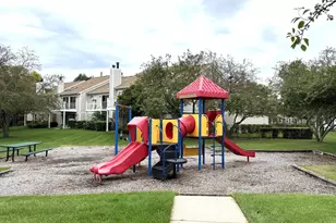 75 Larch Ct, Schaumburg, IL 60193 - Photo 17