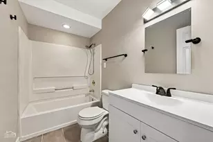 457 Sioux Dr, Bolingbrook, IL 60440 - Photo 9