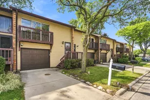 457 Sioux Dr, Bolingbrook, IL 60440 - Photo 1