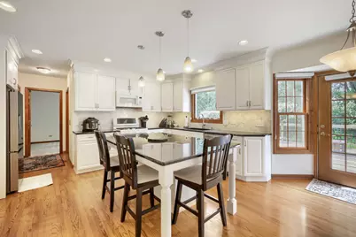 914 Willow Creek Road, West Chicago, IL 60185 - Photo 3