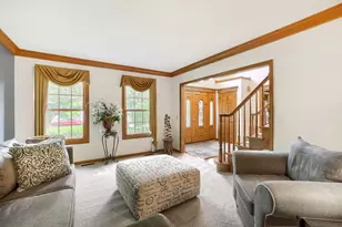 914 Willow Creek Rd, West Chicago, IL 60185 - Photo 9