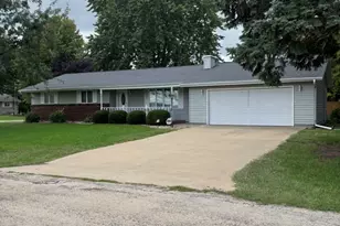1743 Shutters St, Thomson, IL 61285 - Photo 3