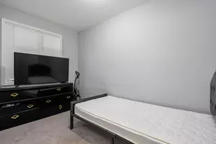 15709 Lexington Ave, Harvey, IL 60426 - Photo 13