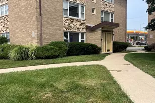 3182 W Meadow Ln, Merrionette Park, IL 60803 - Photo 1