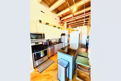 1733 W Irving Park Road #304, Chicago, IL 60613 - Photo 7