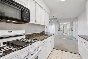 20 N Tower Rd, Oak Brook, IL 60523 - Photo 11