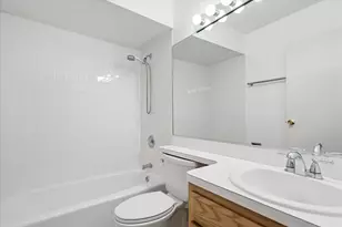 20 N Tower Rd, Oak Brook, IL 60523 - Photo 17