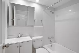 6758 N Sheridan Ave, Chicago, IL 60626 - Photo 9