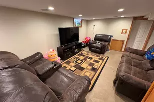 527 Watson St, Aurora, IL 60505 - Photo 37