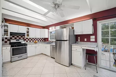 1032 Valley Stream Drive, Wheeling, IL 60090 - Photo 7
