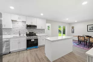 314 Evans Ct, Streamwood, IL 60107 - Photo 5