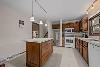9N879 Beckman Trail, Elgin, IL 60124 - Photo 15