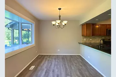 1661 Carmel Court, Hoffman Estates, IL 60169 - Photo 7