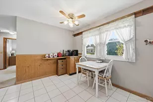 194 Patrick Dr, South Elgin, IL 60177 - Photo 9