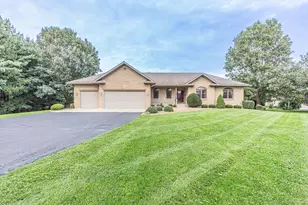 2506 Mustang Trail, Woodstock, IL 60098 - Photo 3