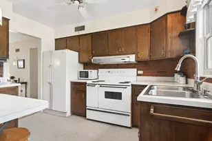 208 N Brighton Pl, Arlington Heights, IL 60004 - Photo 9