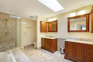 77 Montclair Rd, Vernon Hills, IL 60061 - Photo 11