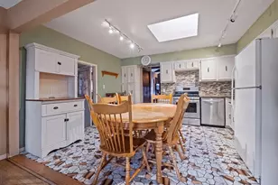 8611 Leclaire Ave, Burbank, IL 60459 - Photo 3