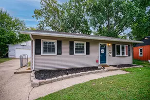 1612 Koch St, Pekin, IL 61554 - Photo 3