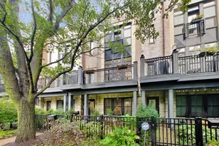 3022 W Newport Ave, Chicago, IL 60618 - Photo 3