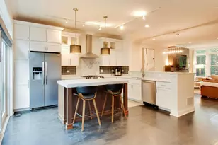 3022 W Newport Ave, Chicago, IL 60618 - Photo 17