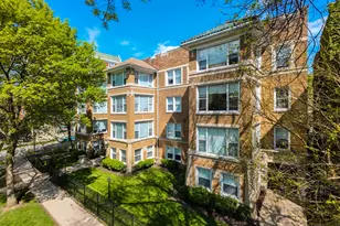 7451 N Greenview Ave, Chicago, IL 60626 - Photo 1