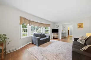 1114 Lexington Ln, Batavia, IL 60510 - Photo 5