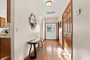 2903 Carousel Ct, Grayslake, IL 60030 - Photo 3