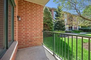 855 E 22nd St, Lombard, IL 60148 - Photo 25