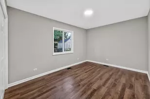 2S054 Avondale Ln, Lombard, IL 60148 - Photo 17
