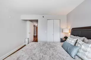 345 N La Salle Dr, Chicago, IL 60654 - Photo 13