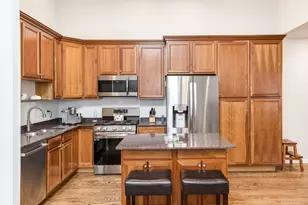 917 W Lakeside Pl, Chicago, IL 60640 - Photo 7