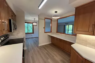 1615 E Central Rd, Arlington Heights, IL 60005 - Photo 5