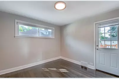 5145 Mulford Street, Skokie, IL 60077 - Photo 9