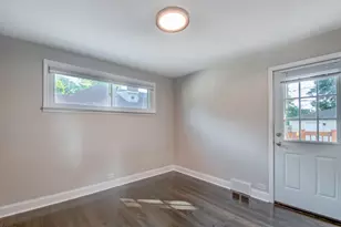 5145 Mulford St, Skokie, IL 60077 - Photo 9