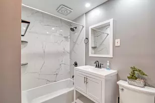 5145 Mulford St, Skokie, IL 60077 - Photo 11