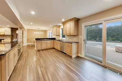 1036 W Skylark Drive, Palatine, IL 60067 - Photo 9