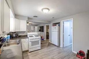 5122 W 30th Pl, Cicero, IL 60804 - Photo 5