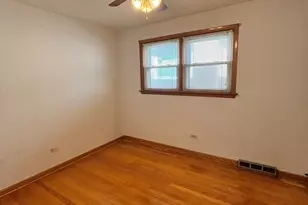 5104 S Menard Ave, Chicago, IL 60638 - Photo 11